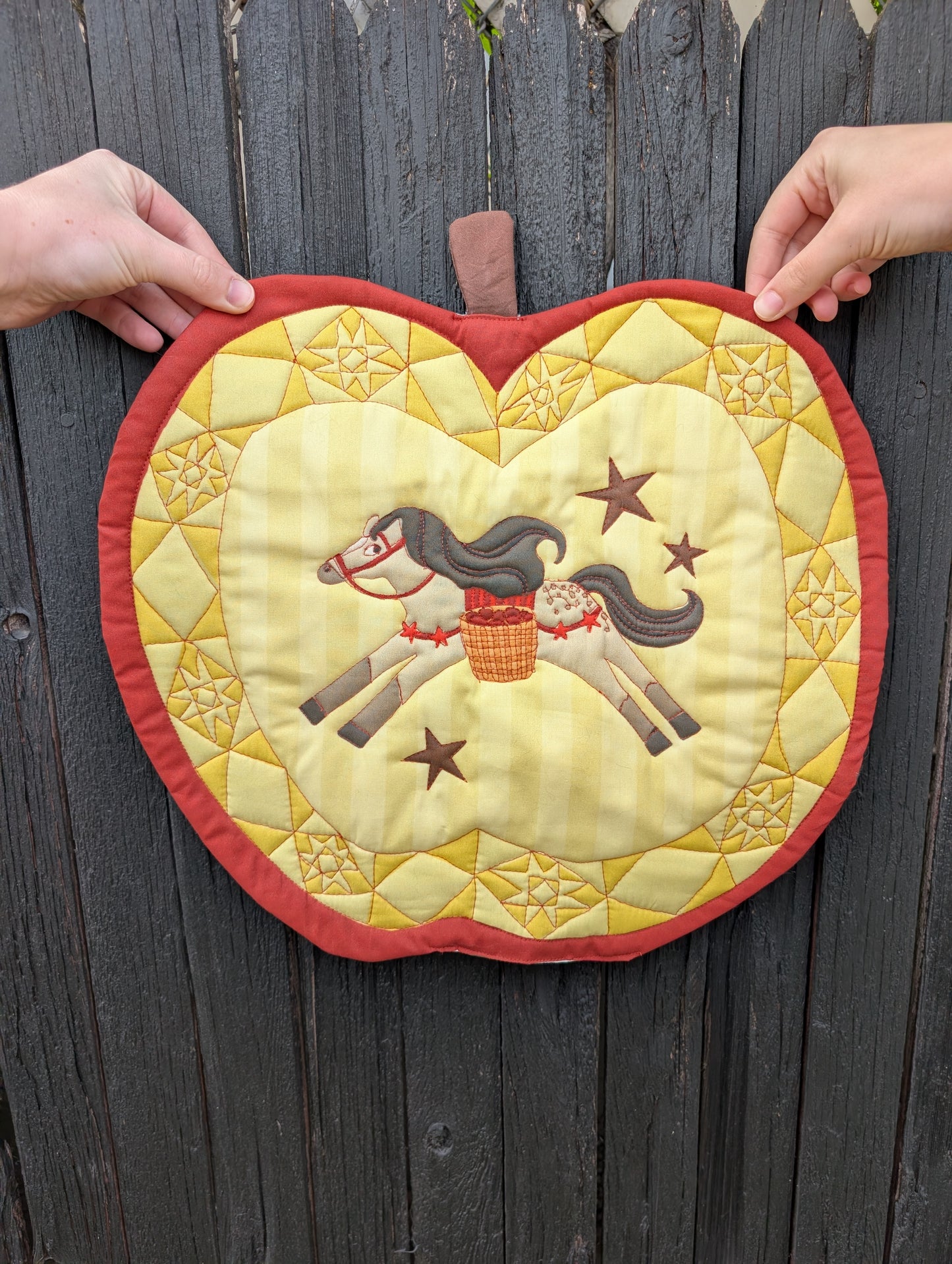 Apple-oosa Wholecloth Quilt Wall Hanging